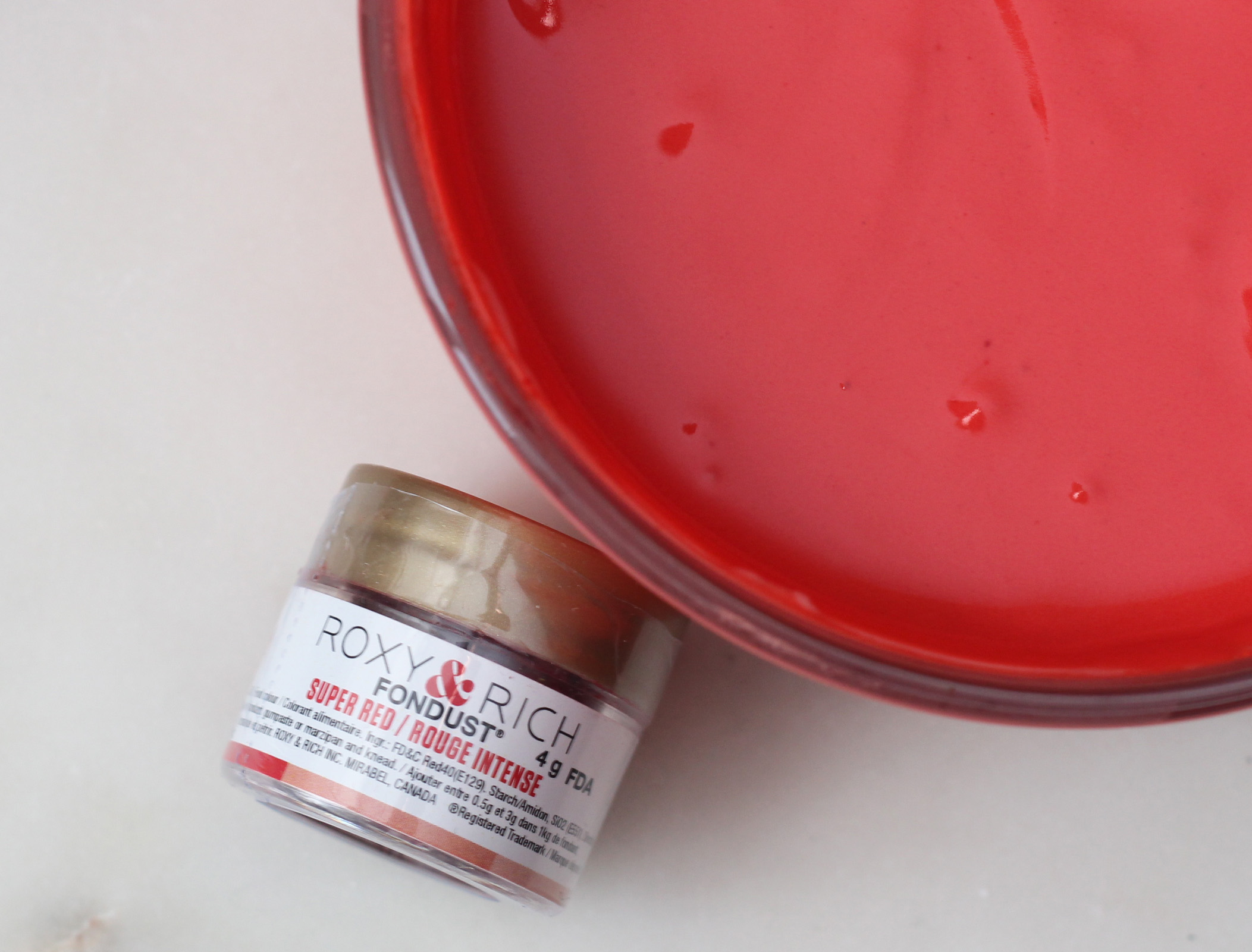 Roxy & Rich FONDUST ® un colorant en poudre fantastique pour tout pâtissier!