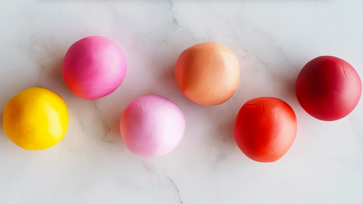 Comment créer une palette de couleurs parfaite pour le Cake Design